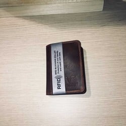 Maverick Dalian leren creditkaartkaarthouder RFID, 12 plastic pasvakjes, kleur donkerbruin
