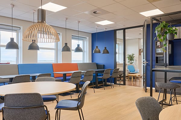 Nieuwe kantoorinrichting bij Wijnne Barends door Datas